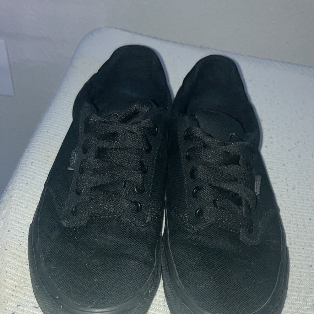 Men’s Vans size 9